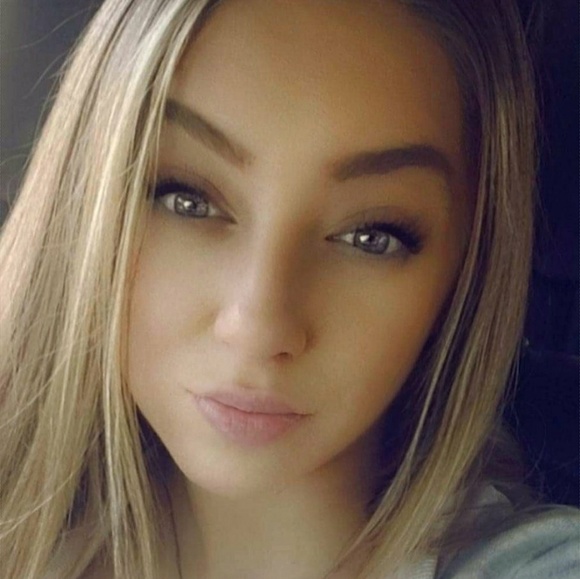 Meet your Posher, Jessica - Picture 1 of 1